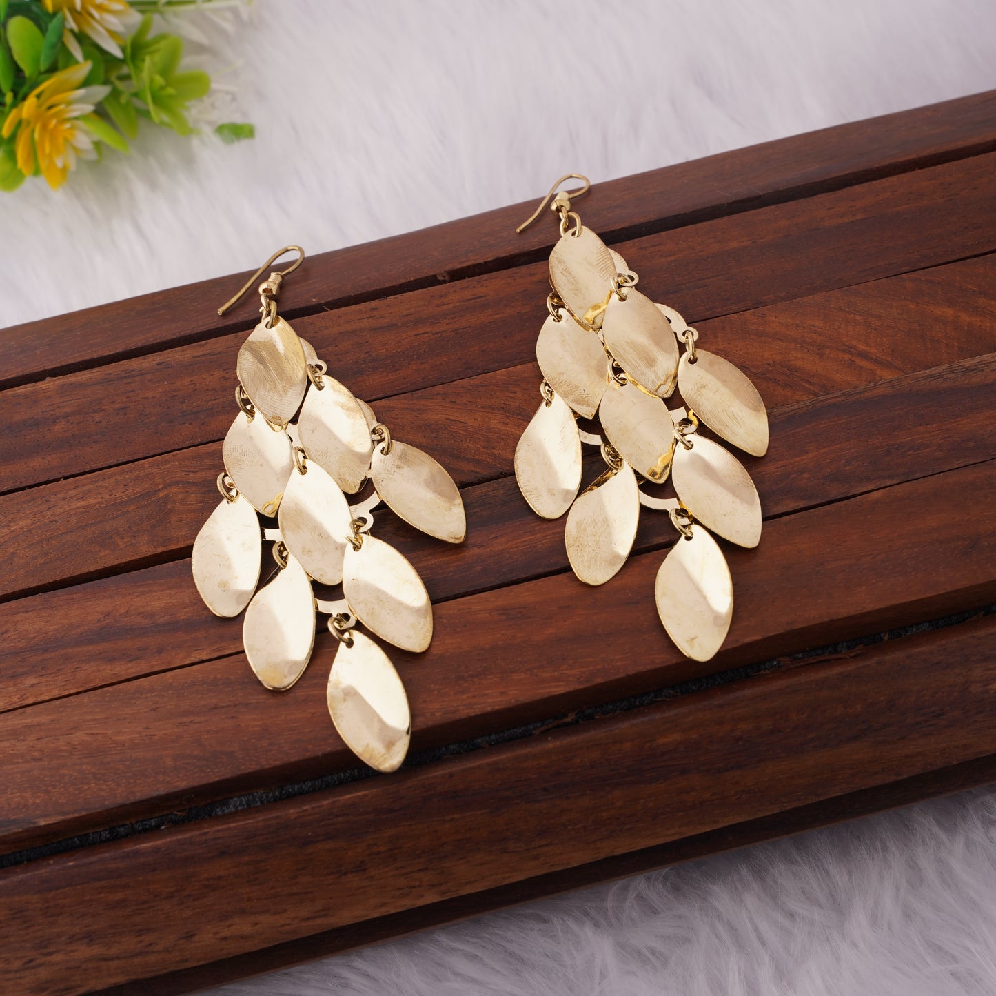 Leafy Dangle Earrings with Cascading Leaf Design