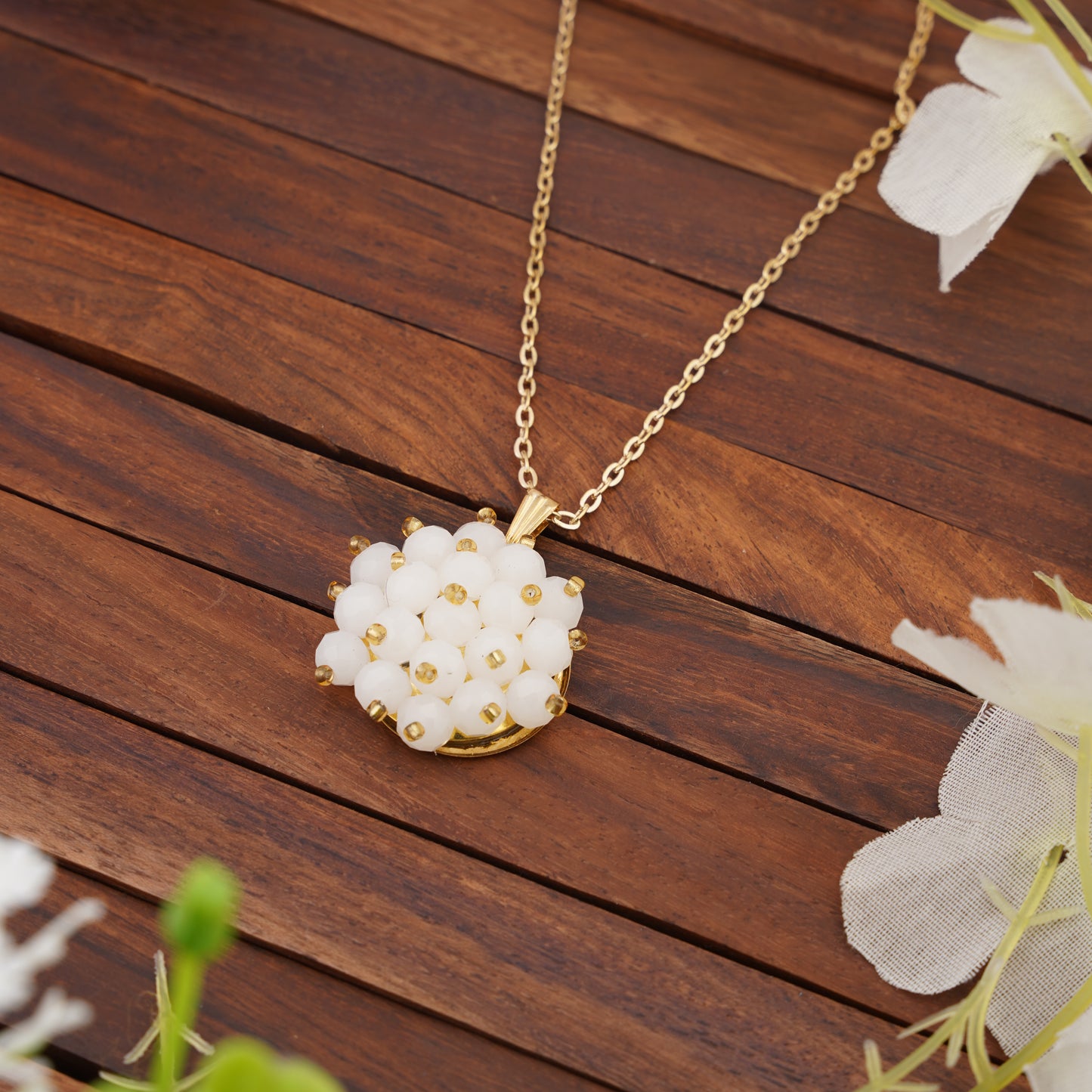 Floral Radiance Pendant Necklace